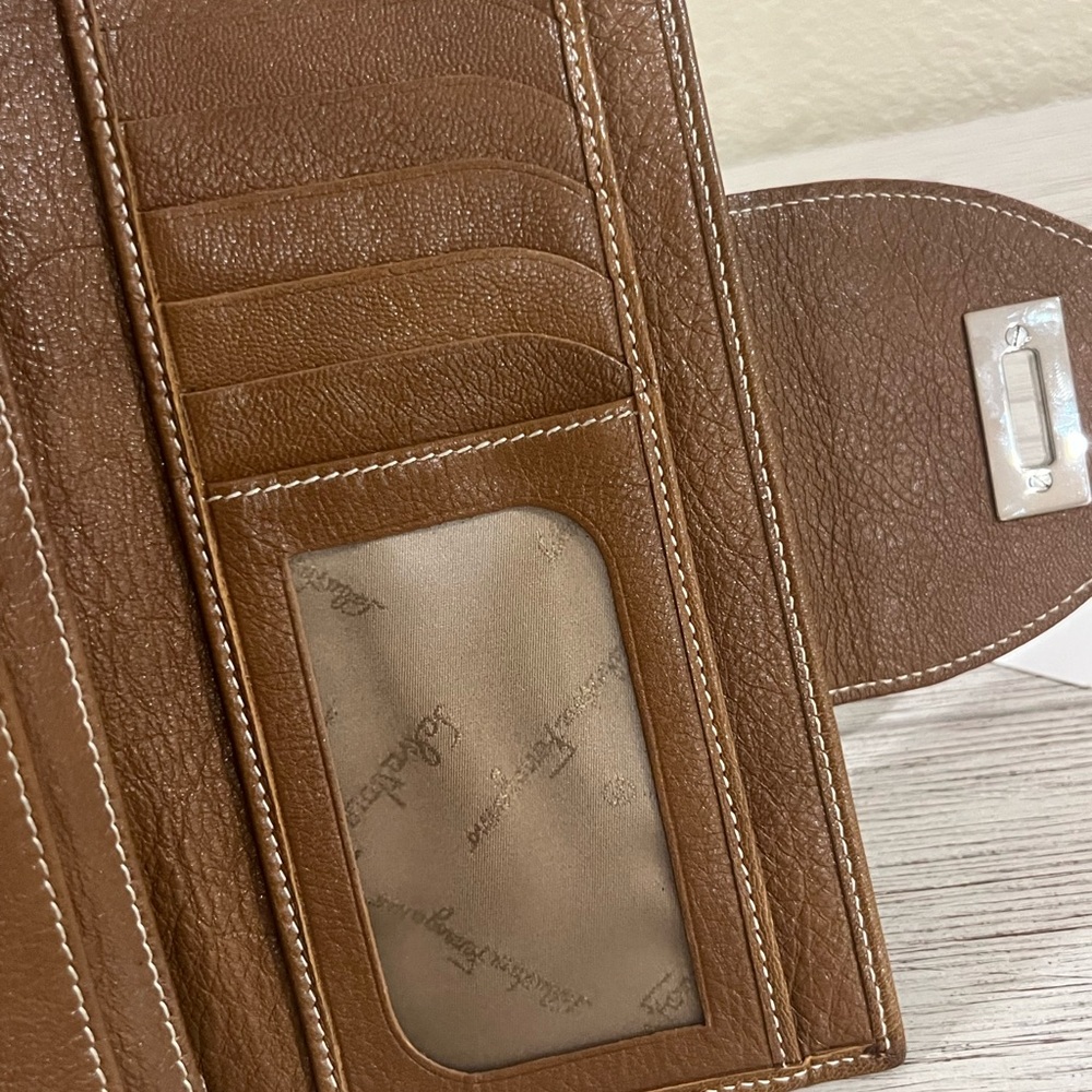 Salvatore Ferragamo Cream and Purple Wallet - Picture 5 of 12